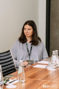 Katarina Dahlin SEO-expert having a mastermind and workshop at SEO-Vibes Zakopane in 2025
